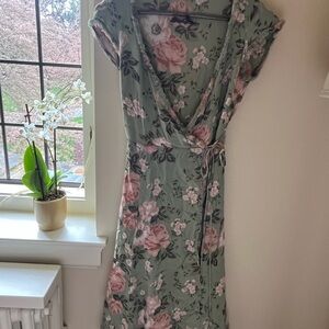 Reformation “Gwyneth” floral ruffle v-neck midi wrap dress women’s medium